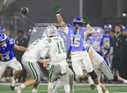 Thumbnail 2 in De La Salle vs Santa Margarita (CIF State Bowl Open Division Final) photogallery.
