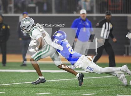 Thumbnail 2 in De La Salle vs Santa Margarita (CIF State Bowl Open Division Final) photogallery.