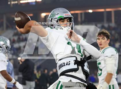 Thumbnail 2 in De La Salle vs Santa Margarita (CIF State Bowl Open Division Final) photogallery.