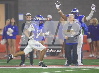 Thumbnail 1 in De La Salle vs Santa Margarita (CIF State Bowl Open Division Final) photogallery.