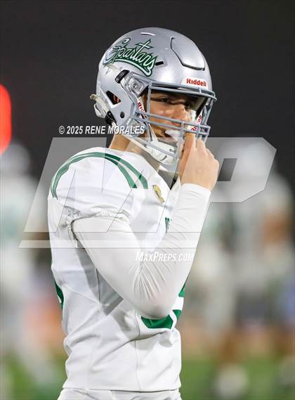 Thumbnail 3 in De La Salle vs Santa Margarita (CIF State Bowl Open Division Final) photogallery.