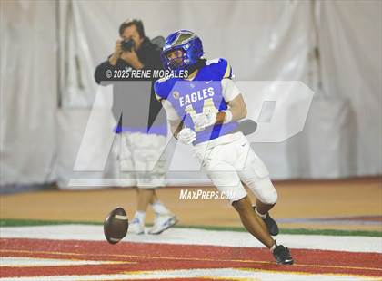 Thumbnail 3 in De La Salle vs Santa Margarita (CIF State Bowl Open Division Final) photogallery.