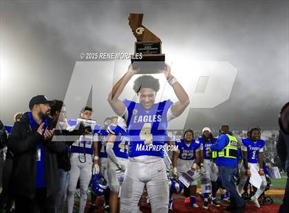 Thumbnail 1 in De La Salle vs Santa Margarita (CIF State Bowl Open Division Final) photogallery.