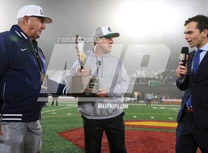 Thumbnail 2 in De La Salle vs Santa Margarita (CIF State Bowl Open Division Final) photogallery.
