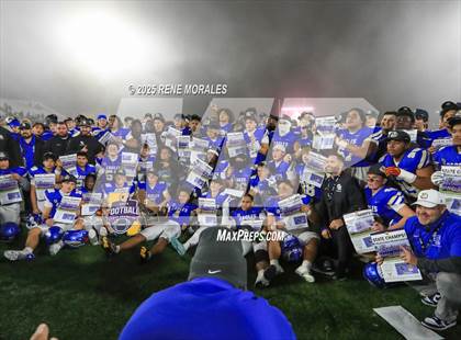 Thumbnail 2 in De La Salle vs Santa Margarita (CIF State Bowl Open Division Final) photogallery.