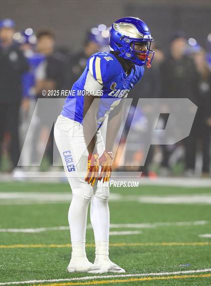 Thumbnail 1 in De La Salle vs Santa Margarita (CIF State Bowl Open Division Final) photogallery.