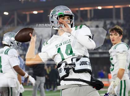 Thumbnail 1 in De La Salle vs Santa Margarita (CIF State Bowl Open Division Final) photogallery.