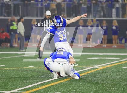 Thumbnail 1 in De La Salle vs Santa Margarita (CIF State Bowl Open Division Final) photogallery.