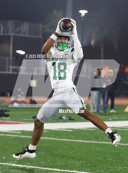 Thumbnail 2 in De La Salle vs Santa Margarita (CIF State Bowl Open Division Final) photogallery.