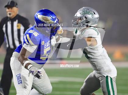 Thumbnail 1 in De La Salle vs Santa Margarita (CIF State Bowl Open Division Final) photogallery.