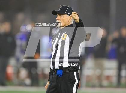 Thumbnail 1 in De La Salle vs Santa Margarita (CIF State Bowl Open Division Final) photogallery.