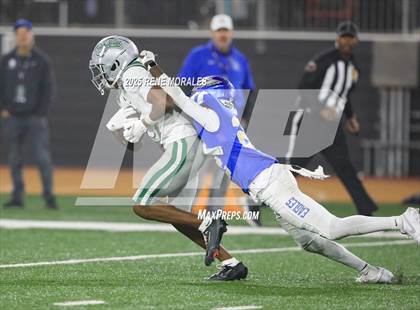 Thumbnail 1 in De La Salle vs Santa Margarita (CIF State Bowl Open Division Final) photogallery.