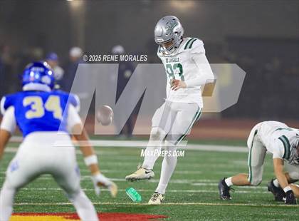 Thumbnail 1 in De La Salle vs Santa Margarita (CIF State Bowl Open Division Final) photogallery.