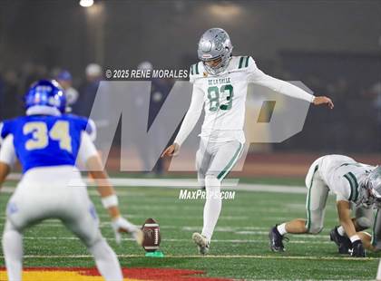 Thumbnail 1 in De La Salle vs Santa Margarita (CIF State Bowl Open Division Final) photogallery.
