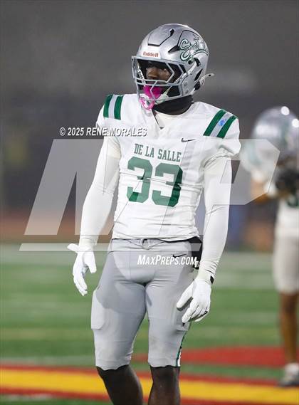 Thumbnail 1 in De La Salle vs Santa Margarita (CIF State Bowl Open Division Final) photogallery.