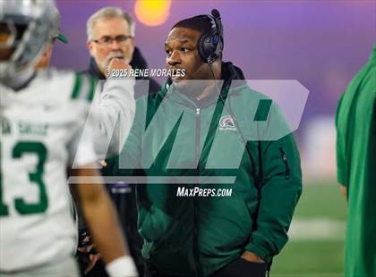 Thumbnail 2 in De La Salle vs Santa Margarita (CIF State Bowl Open Division Final) photogallery.