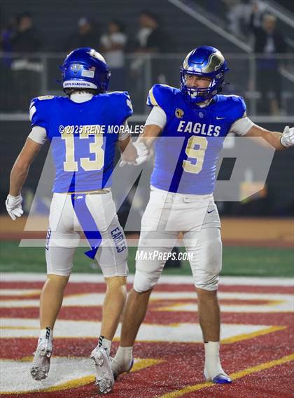 Thumbnail 2 in De La Salle vs Santa Margarita (CIF State Bowl Open Division Final) photogallery.