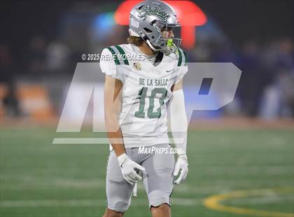 Thumbnail 2 in De La Salle vs Santa Margarita (CIF State Bowl Open Division Final) photogallery.