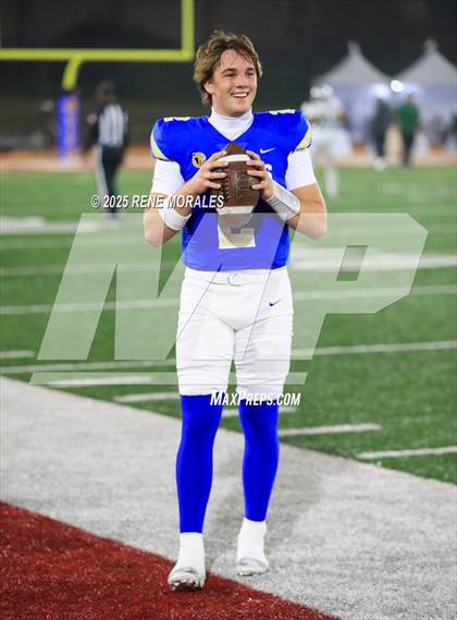 Thumbnail 3 in De La Salle vs Santa Margarita (CIF State Bowl Open Division Final) photogallery.