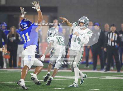Thumbnail 1 in De La Salle vs Santa Margarita (CIF State Bowl Open Division Final) photogallery.