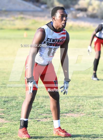 Thumbnail 3 in Central vs. Bourgade Catholic (O'Connor 7v7) photogallery.