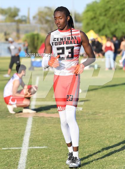 Thumbnail 1 in Central vs. Bourgade Catholic (O'Connor 7v7) photogallery.