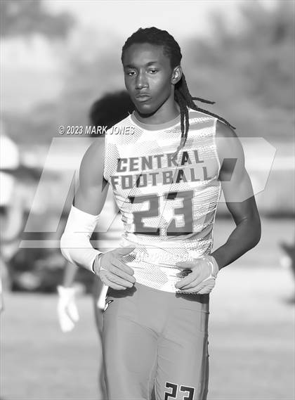 Thumbnail 2 in Central vs. Bourgade Catholic (O'Connor 7v7) photogallery.