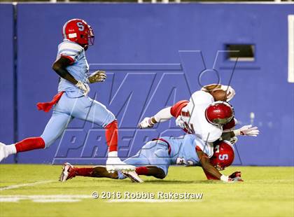 Thumbnail 3 in Skyline vs. Horn photogallery.
