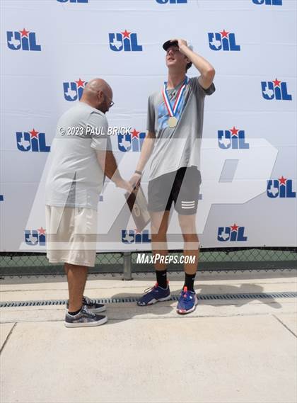 Thumbnail 2 in UIL 6A Tennis Boys and Mixed Doubles Finals (Medals) photogallery.