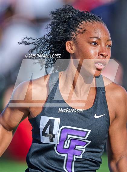 Thumbnail 2 in Lamar CISD Relays (4x400M) photogallery.