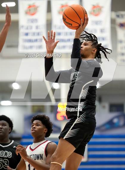 Thumbnail 3 in Augusta Christian vs Grovetown (100 Black Men of Augusta Thanksgiving Classic) photogallery.