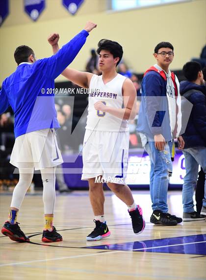 Thumbnail 2 in Carlmont vs. Jefferson photogallery.