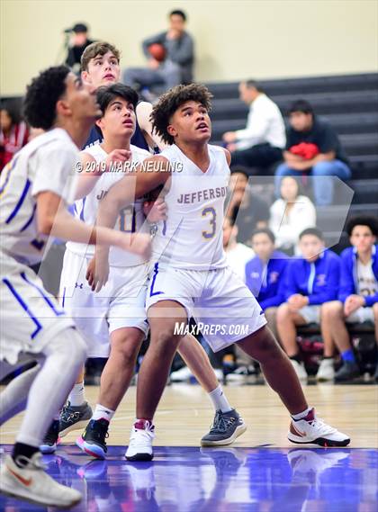 Thumbnail 3 in Carlmont vs. Jefferson photogallery.
