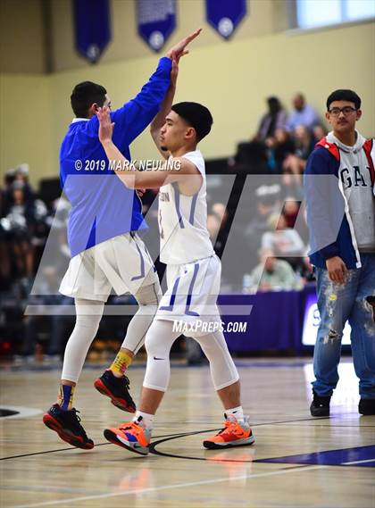 Thumbnail 3 in Carlmont vs. Jefferson photogallery.