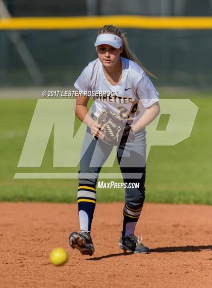 Thumbnail 2 in Three Rivers vs. Poth (Leopard Softball Classic) photogallery.