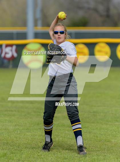 Thumbnail 3 in Three Rivers vs. Poth (Leopard Softball Classic) photogallery.