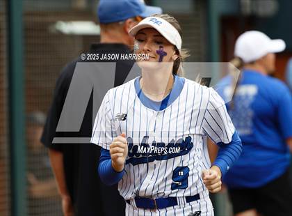 Thumbnail 1 in Robinson vs. Aubrey (UIL Softball 4A D2 Final) photogallery.