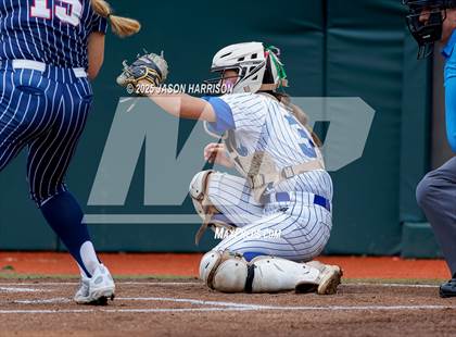 Thumbnail 1 in Robinson vs. Aubrey (UIL Softball 4A D2 Final) photogallery.