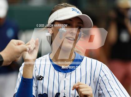 Thumbnail 2 in Robinson vs. Aubrey (UIL Softball 4A D2 Final) photogallery.