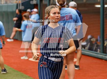 Thumbnail 1 in Robinson vs. Aubrey (UIL Softball 4A D2 Final) photogallery.