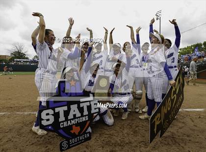 Thumbnail 1 in Robinson vs. Aubrey (UIL Softball 4A D2 Final) photogallery.