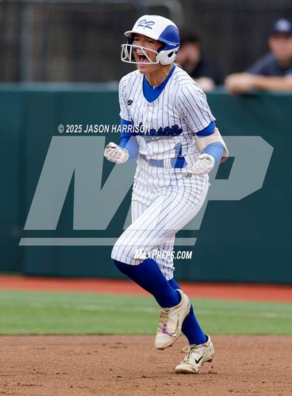 Thumbnail 3 in Robinson vs. Aubrey (UIL Softball 4A D2 Final) photogallery.