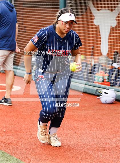Thumbnail 1 in Robinson vs. Aubrey (UIL Softball 4A D2 Final) photogallery.