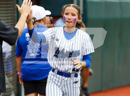 Thumbnail 2 in Robinson vs. Aubrey (UIL Softball 4A D2 Final) photogallery.