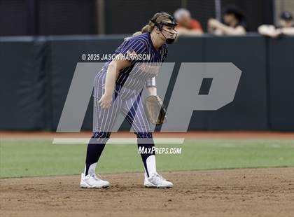 Thumbnail 1 in Robinson vs. Aubrey (UIL Softball 4A D2 Final) photogallery.