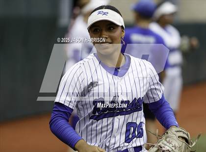Thumbnail 1 in Robinson vs. Aubrey (UIL Softball 4A D2 Final) photogallery.