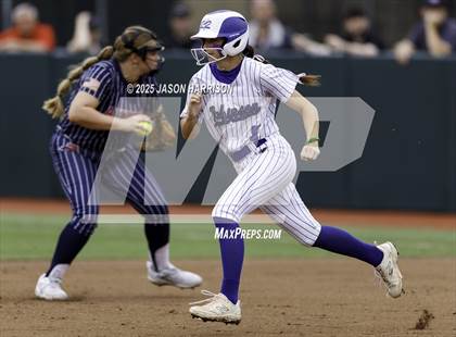 Thumbnail 1 in Robinson vs. Aubrey (UIL Softball 4A D2 Final) photogallery.