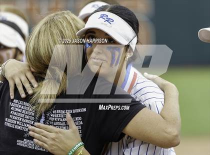 Thumbnail 1 in Robinson vs. Aubrey (UIL Softball 4A D2 Final) photogallery.
