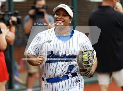Thumbnail 3 in Robinson vs. Aubrey (UIL Softball 4A D2 Final) photogallery.