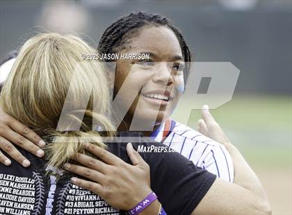 Thumbnail 3 in Robinson vs. Aubrey (UIL Softball 4A D2 Final) photogallery.
